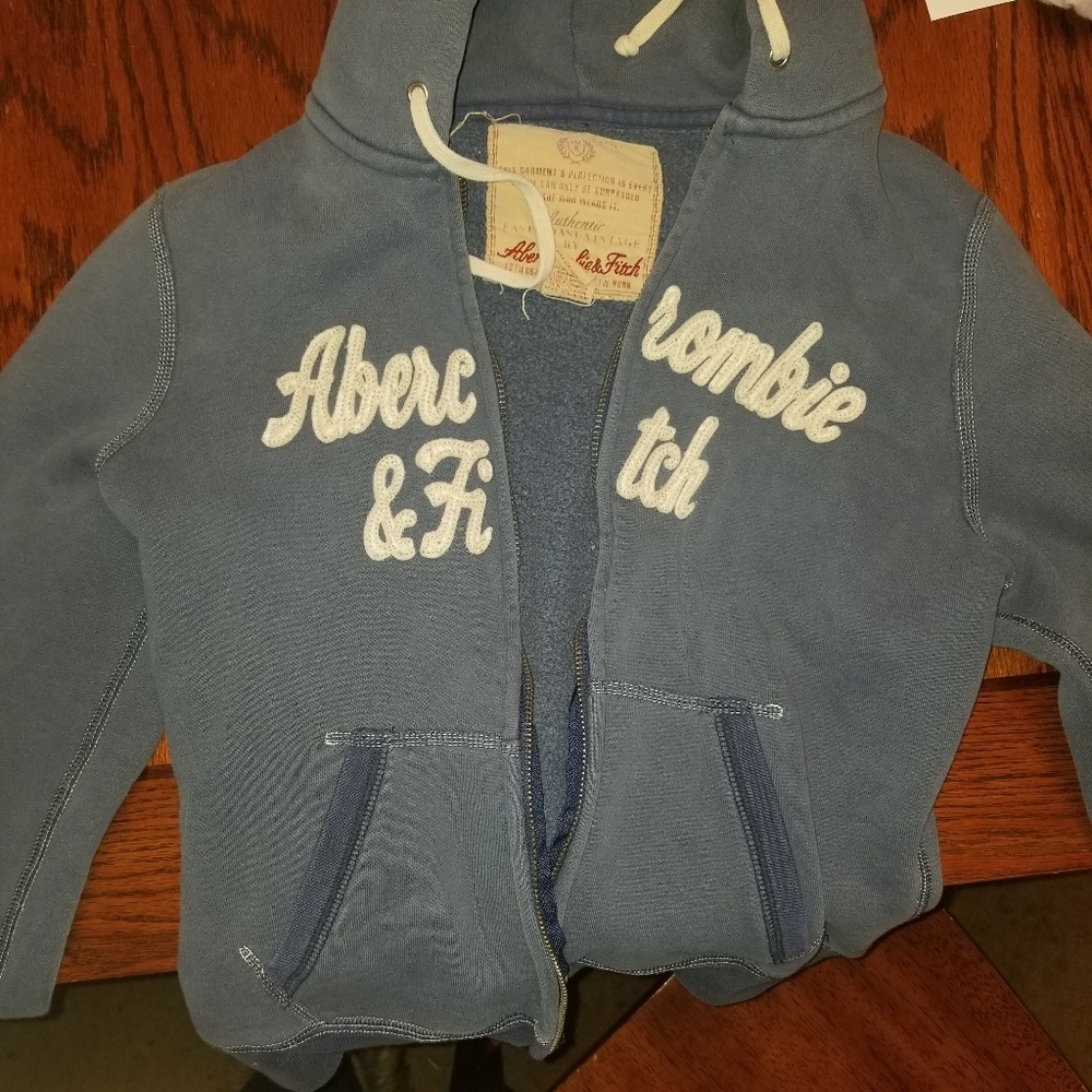 RUNS SMWomens medium Abercrombie and Fitch jacket
